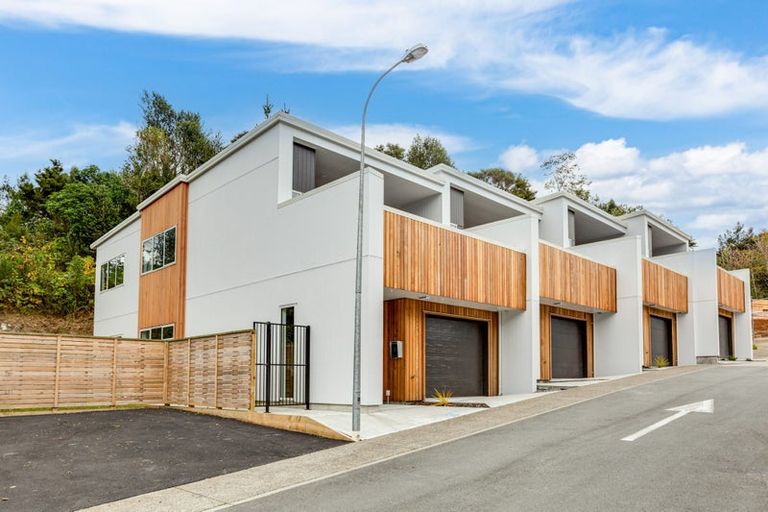 Photo of property in 5 Pakura Place, Wainuiomata, Lower Hutt, 5014