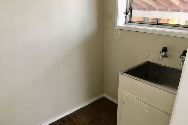 Photo of property in 1/29 Lane Road, Weymouth, Auckland, 2103