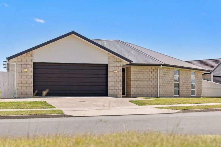 Photo of property in 11 Te Kio Crescent, Papamoa Beach, Papamoa, 3118