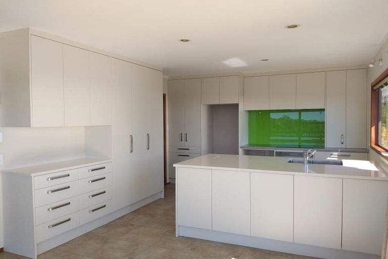 Photo of property in 14a Glencoe Road, Browns Bay, Auckland, 0630