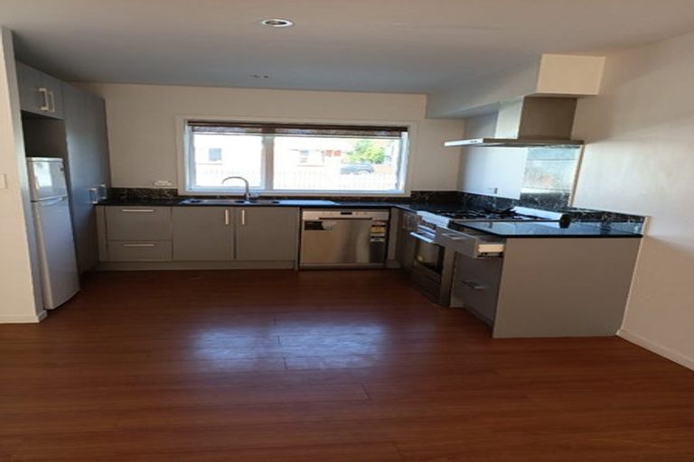 Photo of property in 2/1 June Place, Hamilton East, Hamilton, 3216