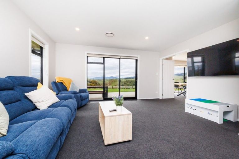 Photo of property in 180 Kingsdale Park Drive, Aokautere, Palmerston North, 4471
