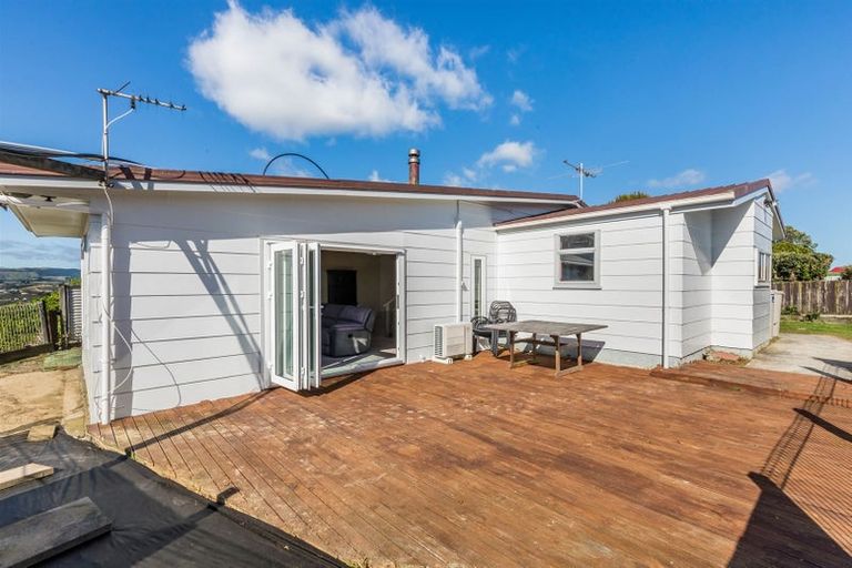 Photo of property in 32 Sombrero View, Ascot Park, Porirua, 5024