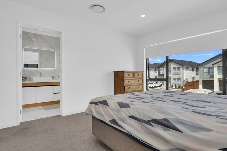 Photo of property in 9 Puruatanga Drive, Flat Bush, Auckland, 2019
