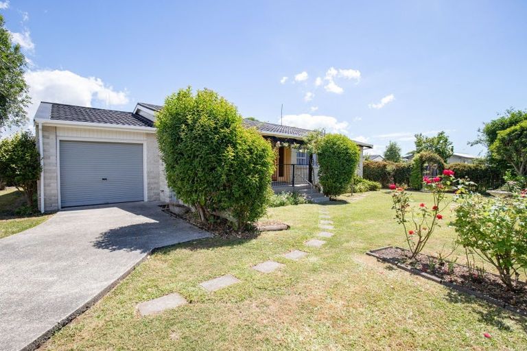 Photo of property in 10 Pinnock Place, Ngatea, 3503