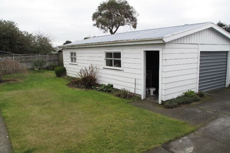 Photo of property in 16 Curletts Road, Sockburn, Christchurch, 8042