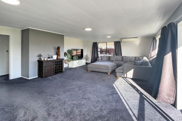 Photo of property in 55 Raglan Avenue, Cloverlea, Palmerston North, 4412