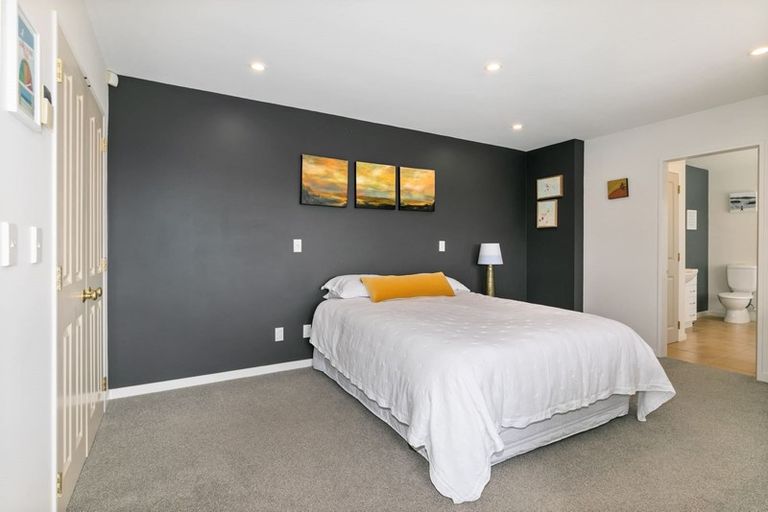 Photo of property in 203 Muritai Road, Eastbourne, Lower Hutt, 5013