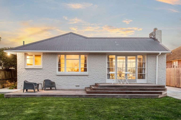 Photo of property in 21 Halliwell Avenue, Papanui, Christchurch, 8052