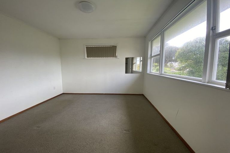 Photo of property in 5 Segedin Place, Glenfield, Auckland, 0629