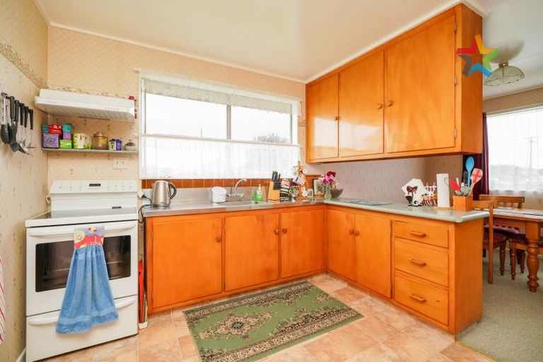 Photo of property in 49 Mauchline Street, Wallacetown, 9816