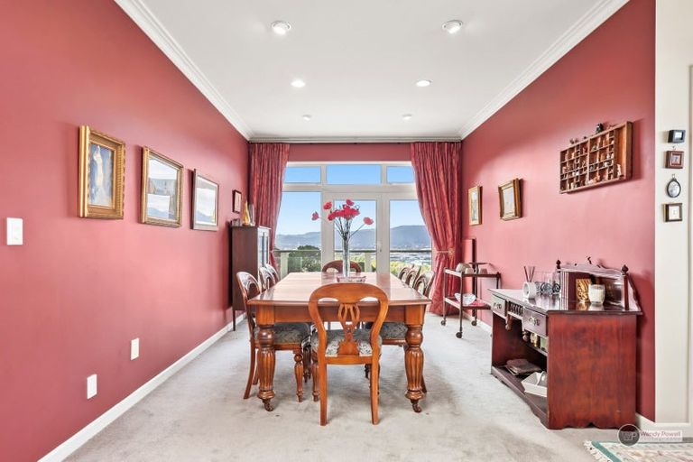 Photo of property in 11c Saint Johns Way, Normandale, Lower Hutt, 5010