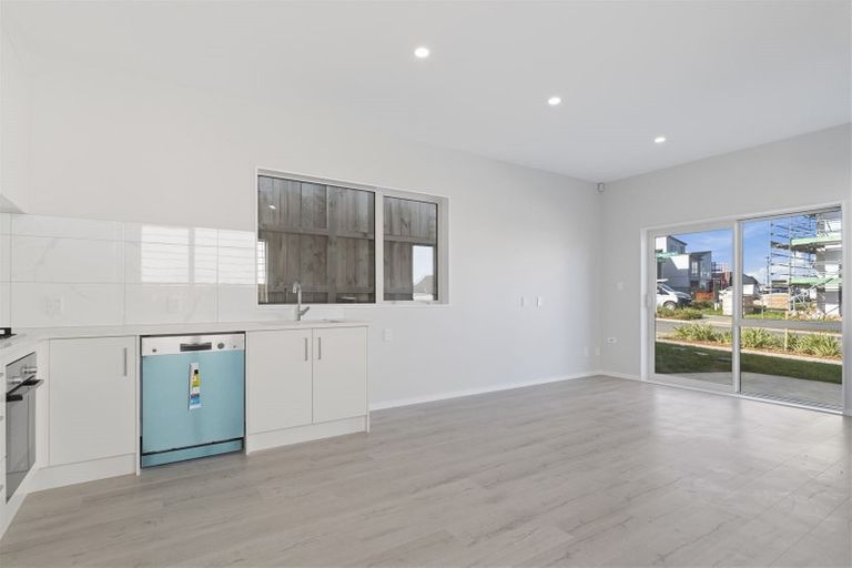 Photo of property in 27 Matakohe Road, Westgate, Auckland, 0814