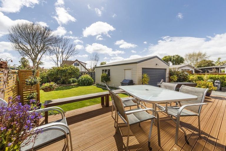 Photo of property in 12 Humphries Place, Awapuni, Palmerston North, 4412