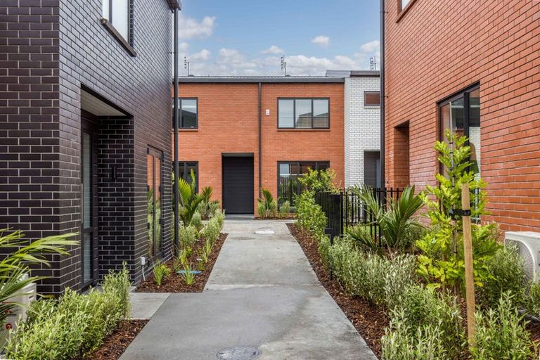 Photo of property in 7d Treasury Place, Onehunga, Auckland, 1061