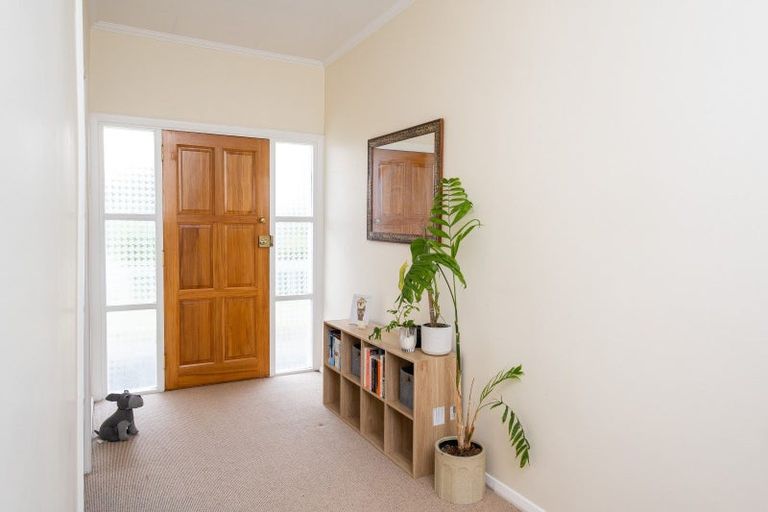 Photo of property in 7 Mill Road, Clive, 4102