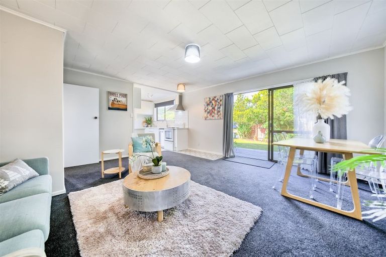 Photo of property in 1/21 Roband Crescent, Brown Owl, Upper Hutt, 5018