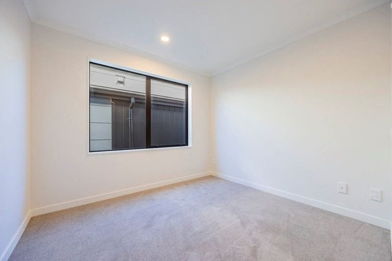 Photo of property in 7 Kikorangi Drive, Wainui, 0992