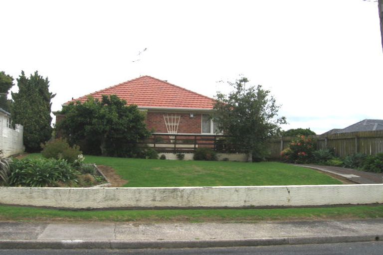 Property details for 9 Sollum Road, Panmure, Auckland, 1072