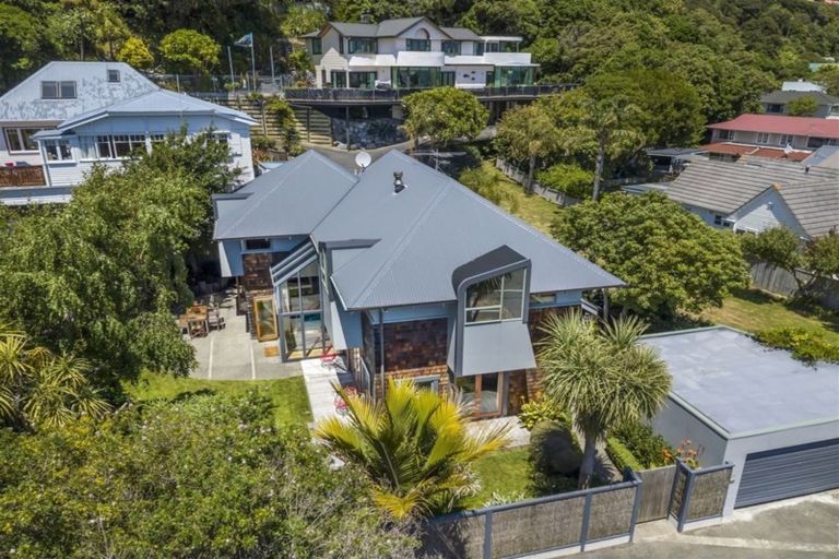 Photo of property in 363 Muritai Road, Eastbourne, Lower Hutt, 5013