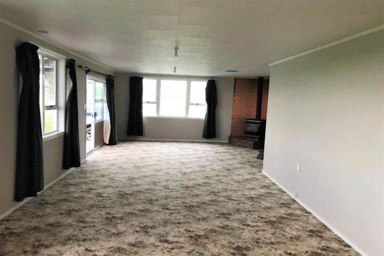 Photo of property in 89 Porikapa Road, Warea, New Plymouth, 4381