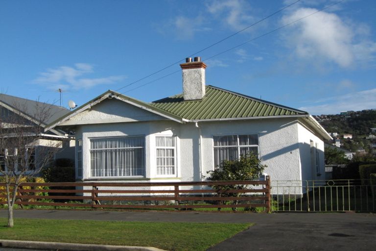 Photo of property in 6 West Avenue, Saint Clair, Dunedin, 9012