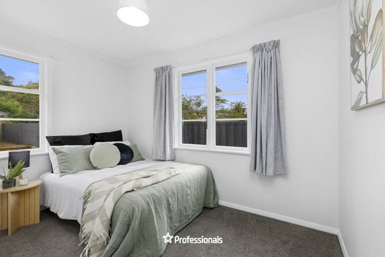 Photo of property in 179 Stokes Valley Road, Stokes Valley, Lower Hutt, 5019
