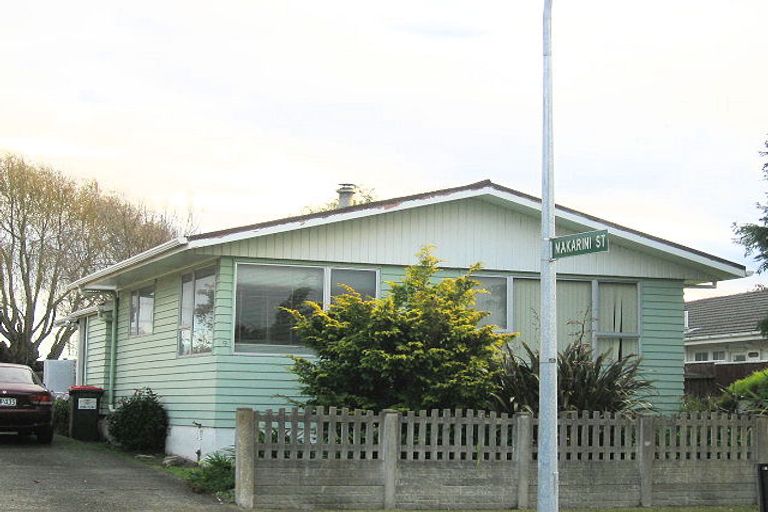Photo of property in 9 Greenwood Place, Paraparaumu, 5032