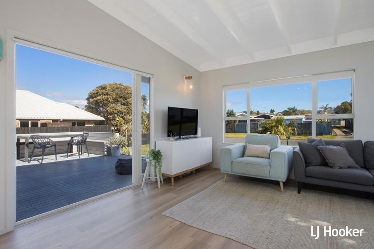 Photo of property in 4 Hereford Place, Waihi Beach, 3611