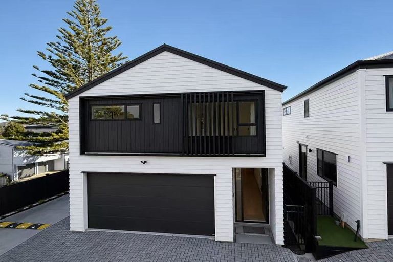 Photo of property in 12a Gordon Avenue, Milford, Auckland, 0620