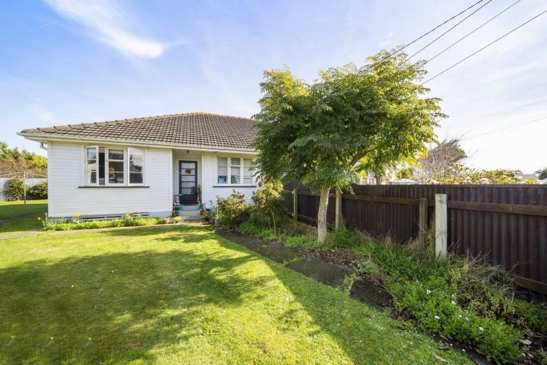 Photo of property in 13 Douglas Street, Hawera, 4610