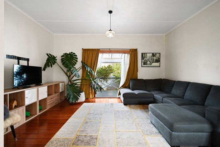 Photo of property in 14 Pukeko Street, Frankton, Hamilton, 3204