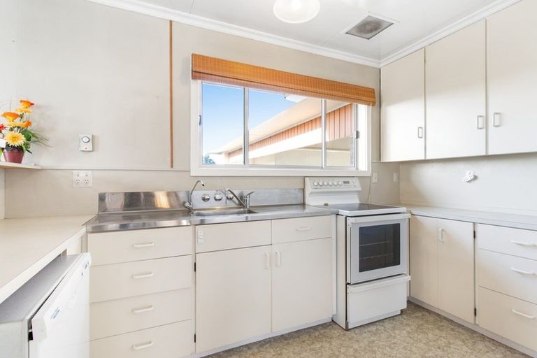 Photo of property in 69 Rhodes Street, Waimate, 7924