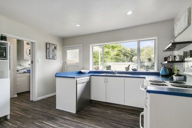 Photo of property in 4 Coast Road, Wainuiomata, Lower Hutt, 5014