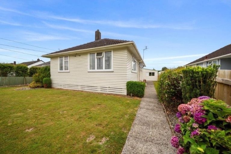 Photo of property in 285 South Road, Hawera, 4610