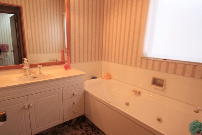 Photo of property in 16 Traford Street, Gore, 9710