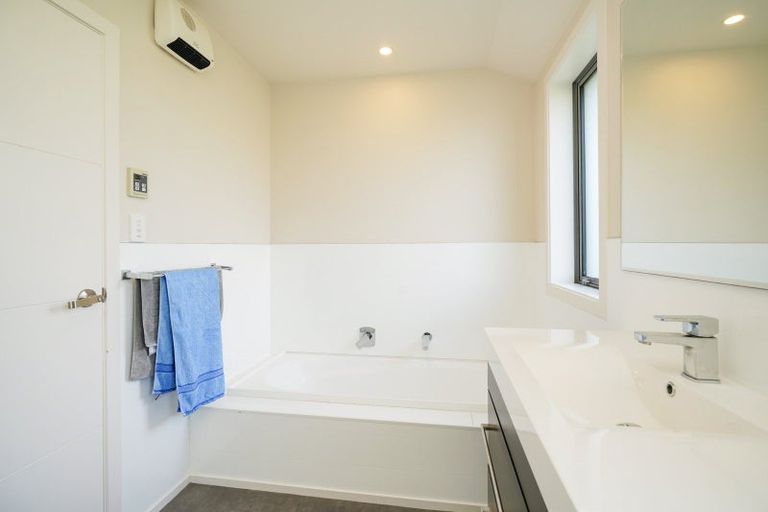 Photo of property in 94 Ariki Avenue, Otatara, Invercargill, 9879