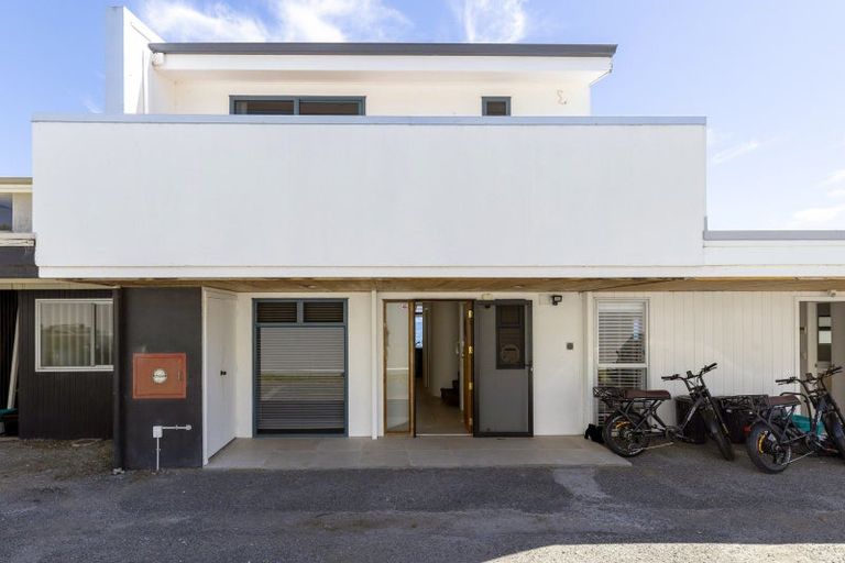 Photo of property in 2/227 Lake Terrace, Waipahihi, Taupo, 3330