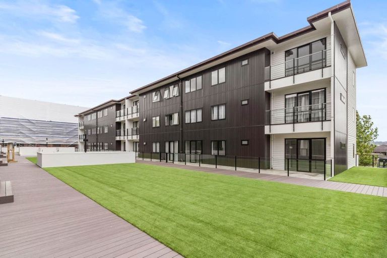 Photo of property in 7/130 Stancombe Road, Flat Bush, Auckland, 2016