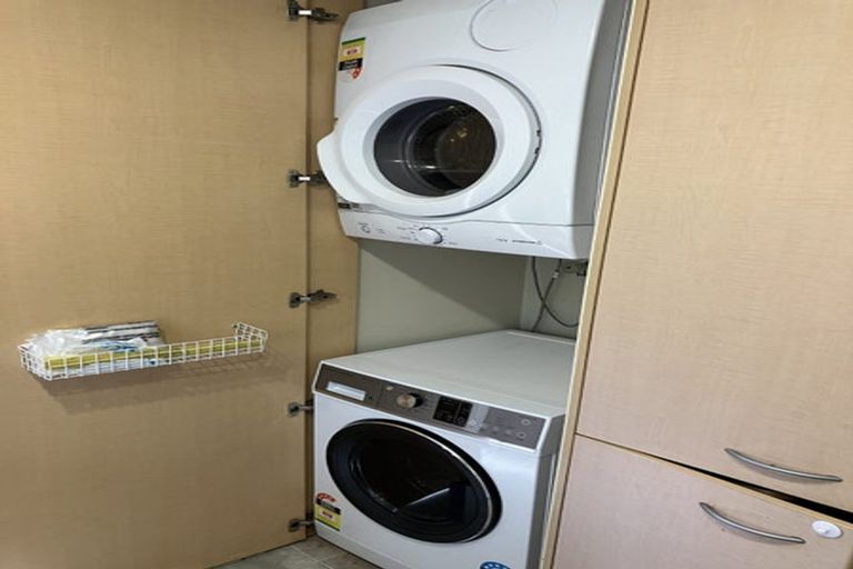 Photo of property in 11 Douglas Street, Mount Cook, Wellington, 6021