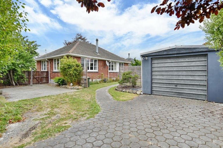 Photo of property in 23 Rowcliffe Crescent, Avonside, Christchurch, 8061