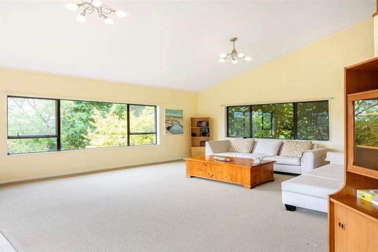 Photo of property in 44 Rhinevale Close, Henderson, Auckland, 0612