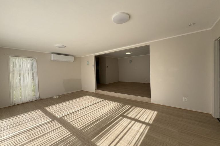 Photo of property in 54 Beechdale Crescent, Pakuranga Heights, Auckland, 2010