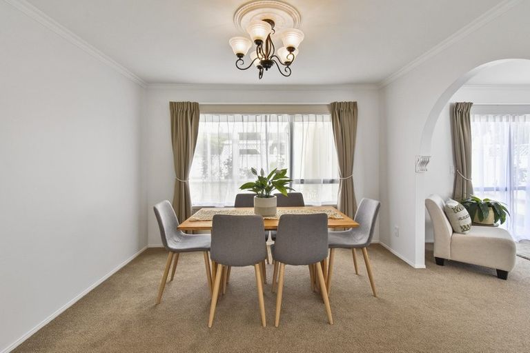 Photo of property in 147 Walter Strevens Drive, Conifer Grove, Takanini, 2112