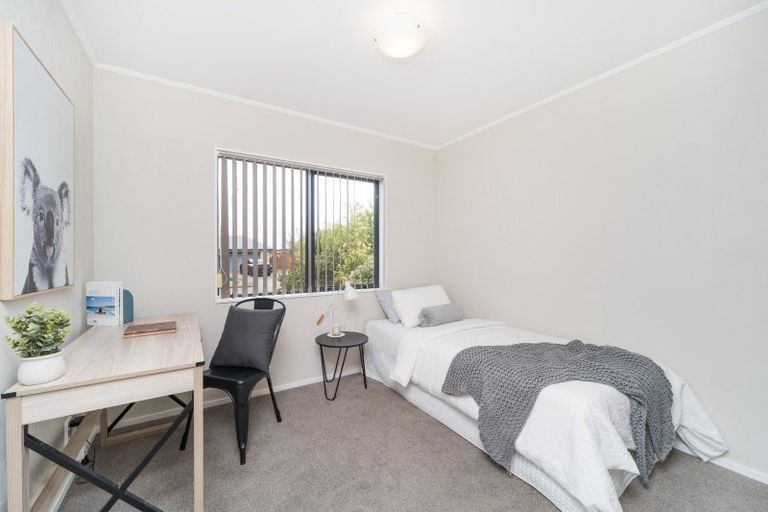 Photo of property in 71 Rhodes Drive, Kelvin Grove, Palmerston North, 4414