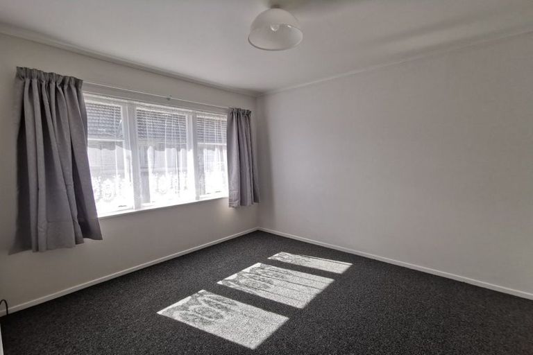 Photo of property in 3/1032 Fergusson Drive, Clouston Park, Upper Hutt, 5018