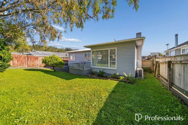 Photo of property in 8 Chittick Street, Stokes Valley, Lower Hutt, 5019