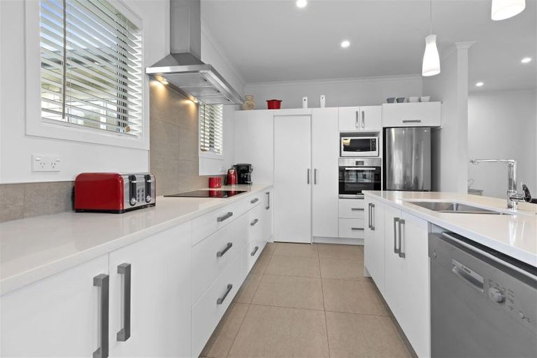 Photo of property in 65 Golden Sands Drive, Papamoa Beach, Papamoa, 3118