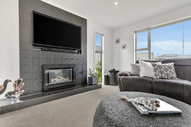 Photo of property in 27 Silicon Way, Fitzherbert, Palmerston North, 4410
