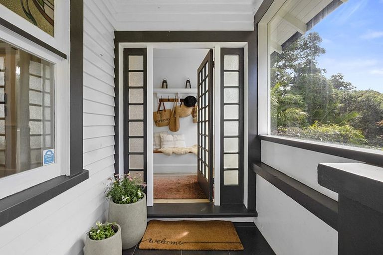 Photo of property in 8 Dorset Avenue, Westown, New Plymouth, 4310